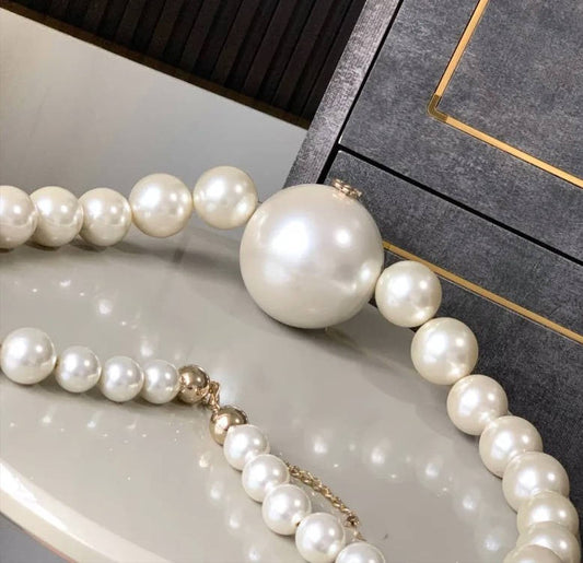 Grande Pearl Minaudière